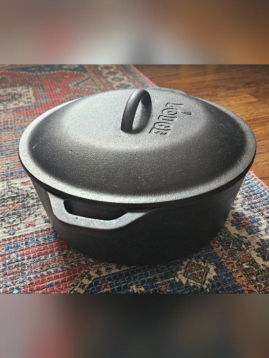 Lodge Other - Lodge 5qt Black Cast Iron Dutch Oven with Lid: Tarnish & Rust-Resistant